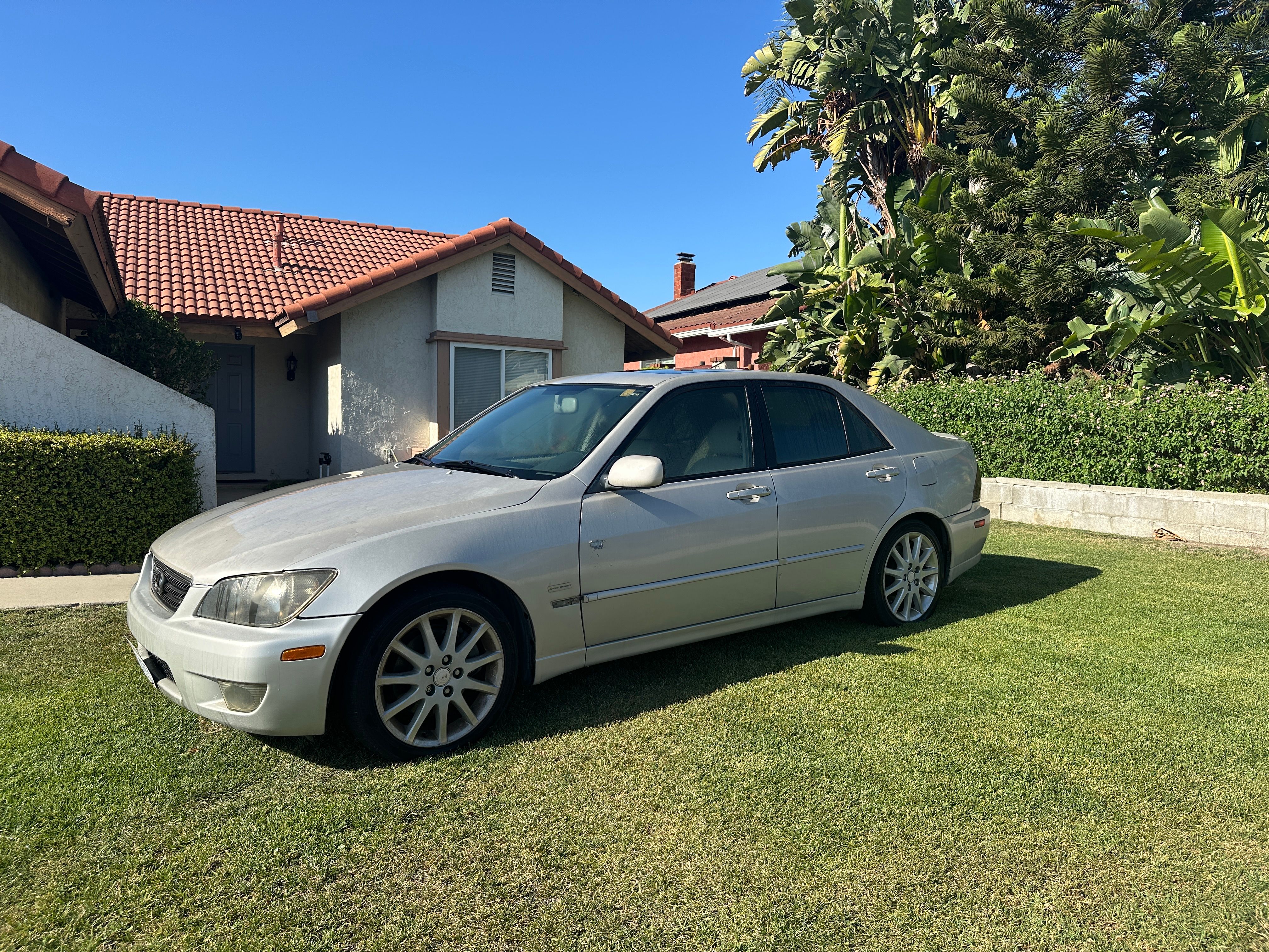 Used 2004 Lexus IS 300 RWD image 2