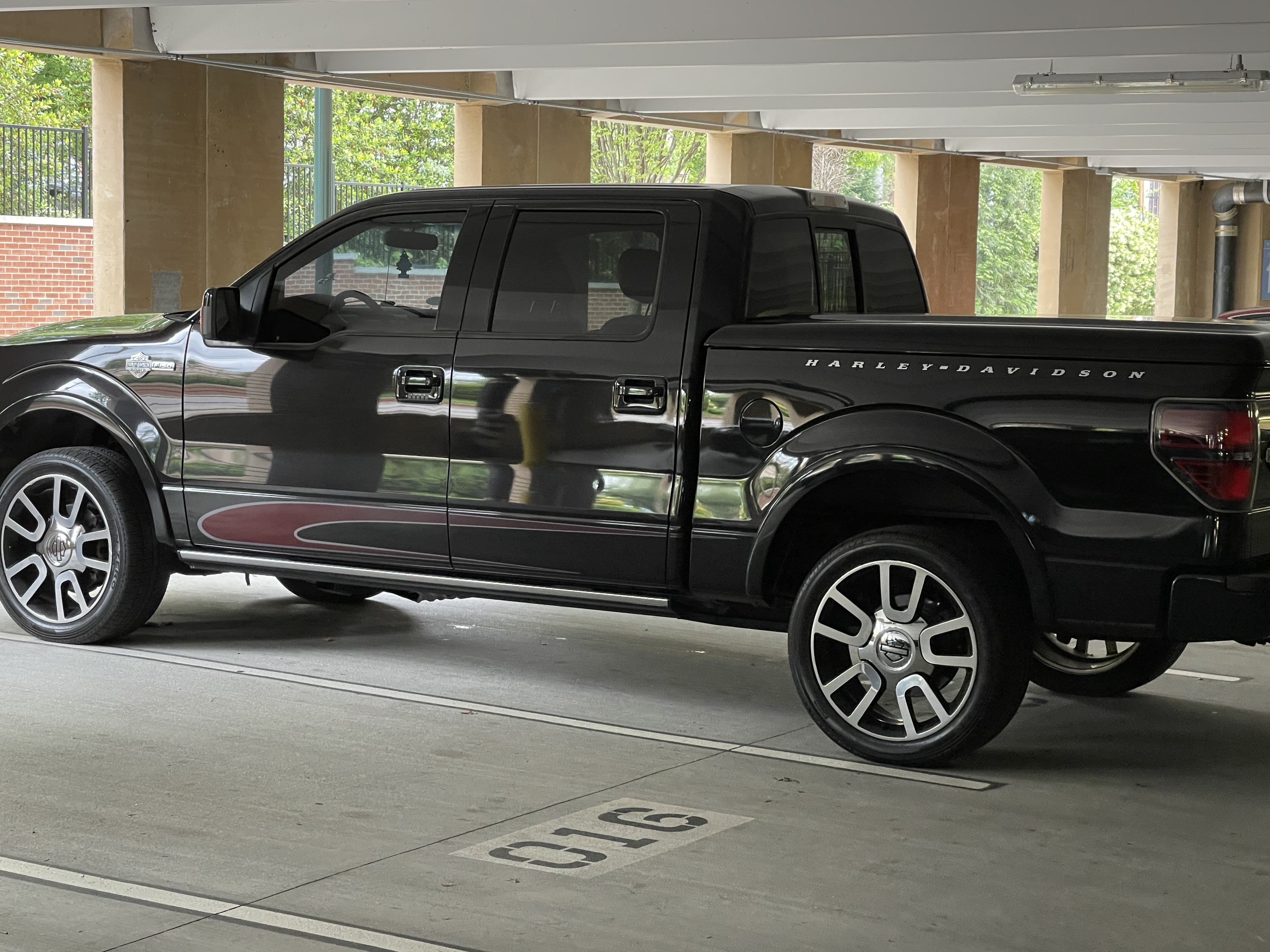 Used 2010 Ford F150 Harley-Davidson AWD/4WD image 14