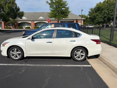 Used 2015 Nissan Altima 2.5 SL w/ Moonroof Package