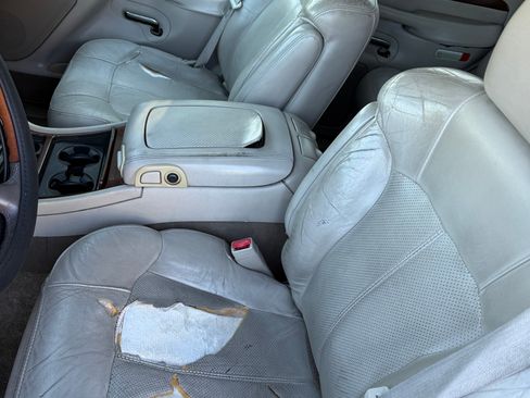 Used 2002 Cadillac Escalade Luxury image 8