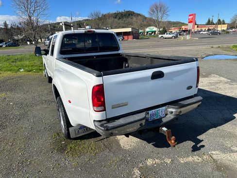 Used 2006 Ford F350 Lariat image 4