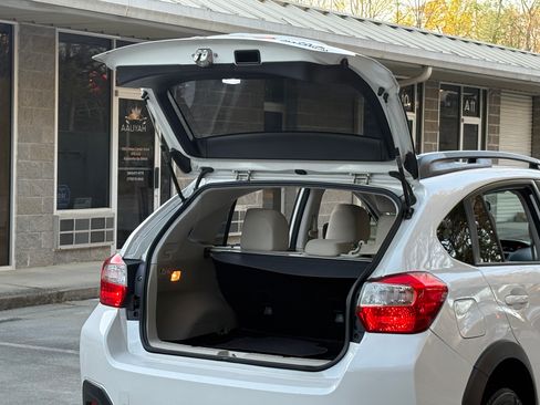 Used 2013 Subaru Crosstrek 2.0i Premium image 11