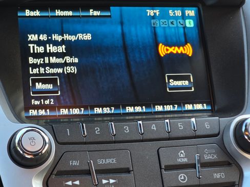 Used 2015 Chevrolet Equinox LT w/ Driver Convenience Package image 9