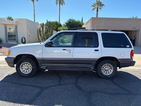 Used 2000 Mercury Mountaineer AWD V8 image 1