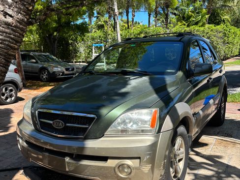 Used 2003 Kia Sorento EX image 2