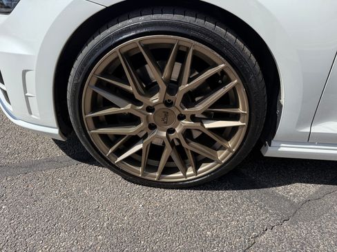 Used 2016 Volkswagen Golf R 4-Door AWD/4WD image 23