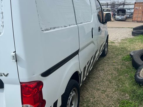 Used 2015 Nissan NV200 SV image 5