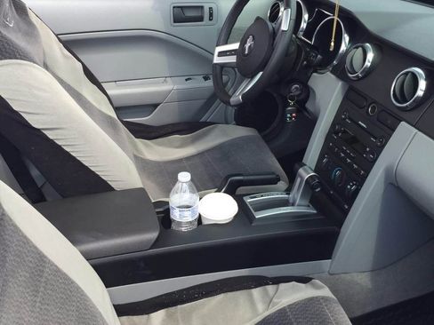 Used 2005 Ford Mustang Deluxe Convertible image 6