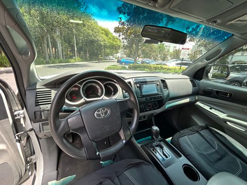 Used 2014 Toyota Tacoma 2WD Access Cab image 9