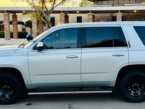 Used 2020 Chevrolet Tahoe 2WD w/ Remote Keyless Entry Package image 1