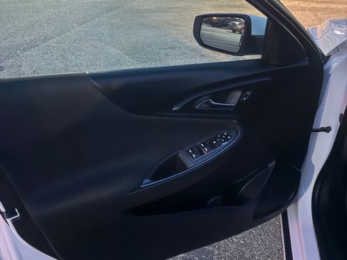 Used 2019 Chevrolet Malibu LT FWD image 13