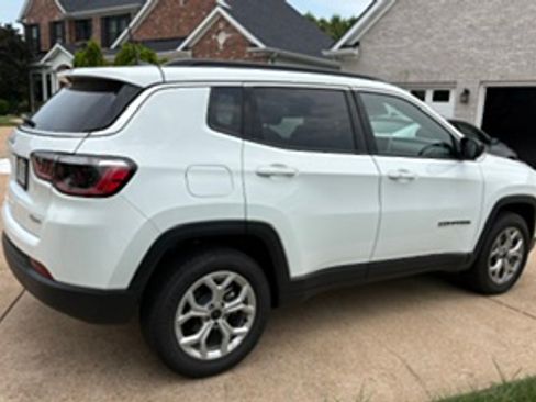 Used 2026 Jeep Compass Latitude AWD/4WD image 4