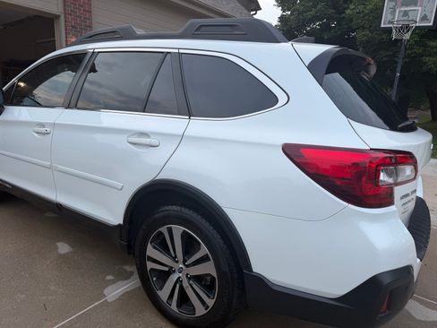 Used 2019 Subaru Outback 2.5i Limited AWD/4WD image 4