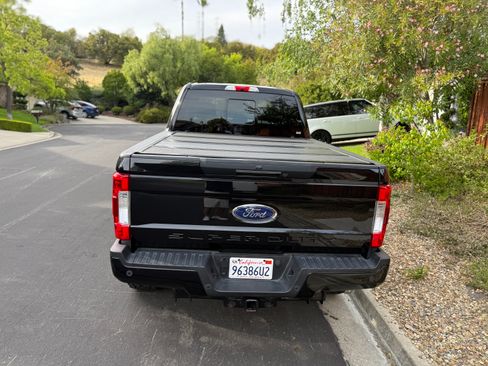 Used 2019 Ford F250 Lariat w/ Lariat Ultimate Package AWD/4WD image 12