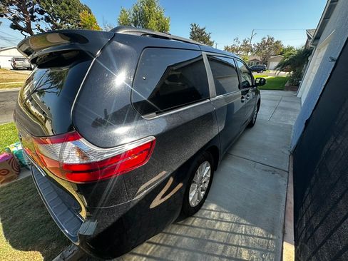 Used 2015 Toyota Sienna Limited FWD image 10