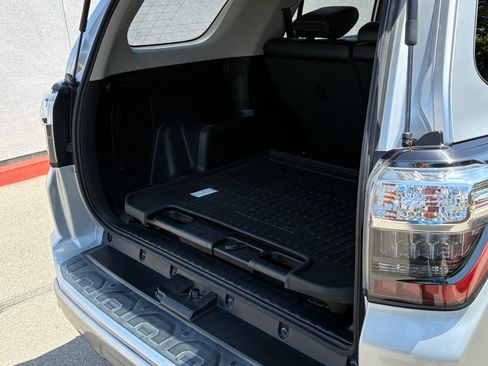 Used 2016 Toyota 4Runner Trail Premium AWD/4WD image 6