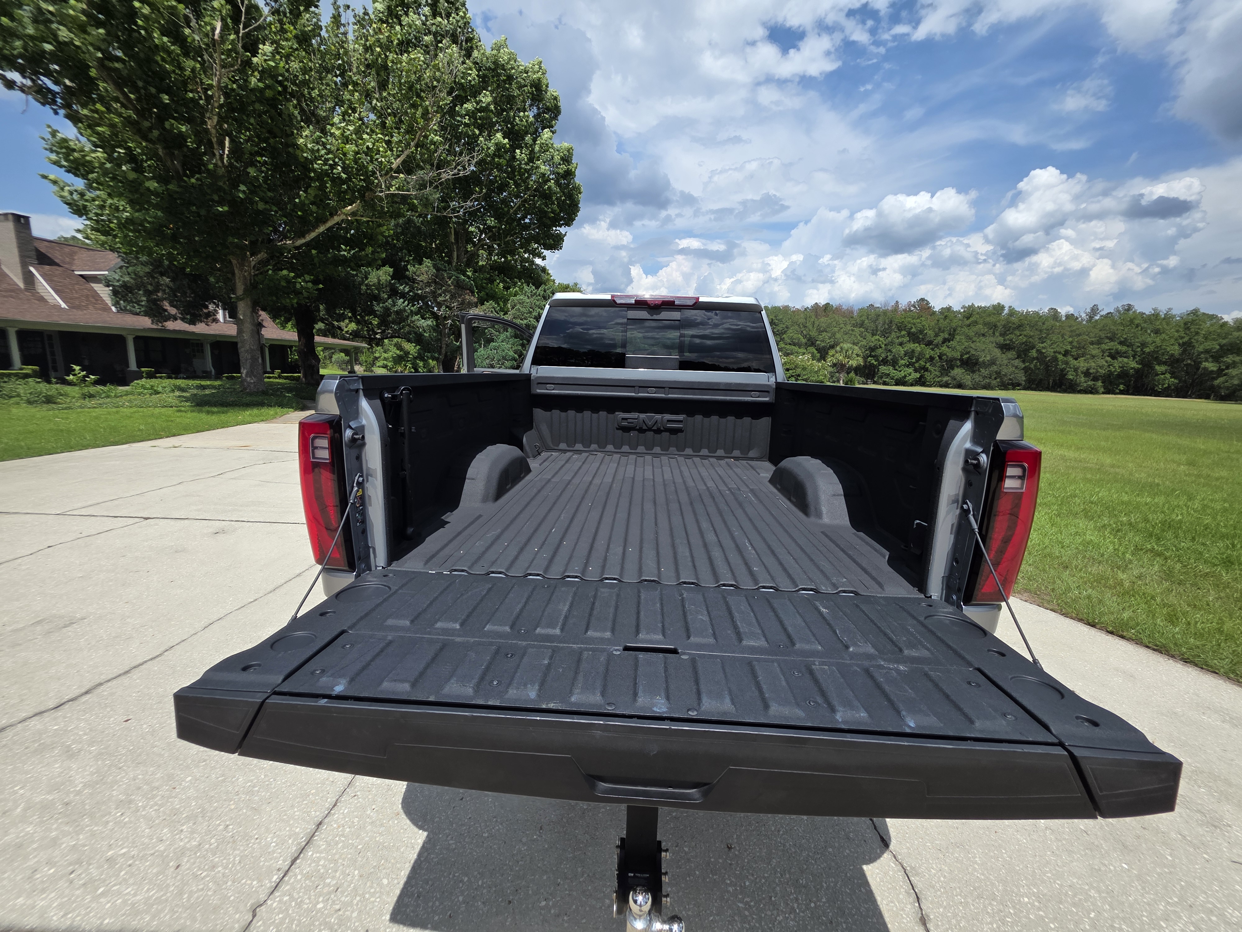 Used 2025 GMC Sierra 2500 Denali w/ Technology Package AWD/4WD image 17