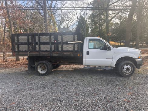 Used 2003 Ford F550 2WD Regular Cab Super Duty image 23