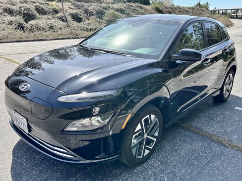 Used 2023 Hyundai Kona SEL w/ Cargo Package image 4