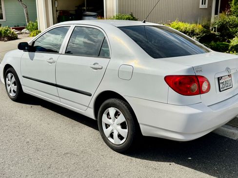 Used 2005 Toyota Corolla CE image 4