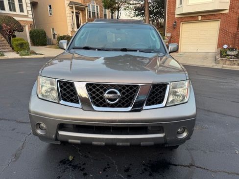 Used 2005 Nissan Pathfinder SE w/ (P01) Se Premium Pkg image 5