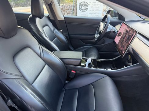 Used 2018 Tesla Model 3 Mid Range RWD image 21