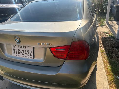 Used 2011 BMW 328i Sedan RWD image 2