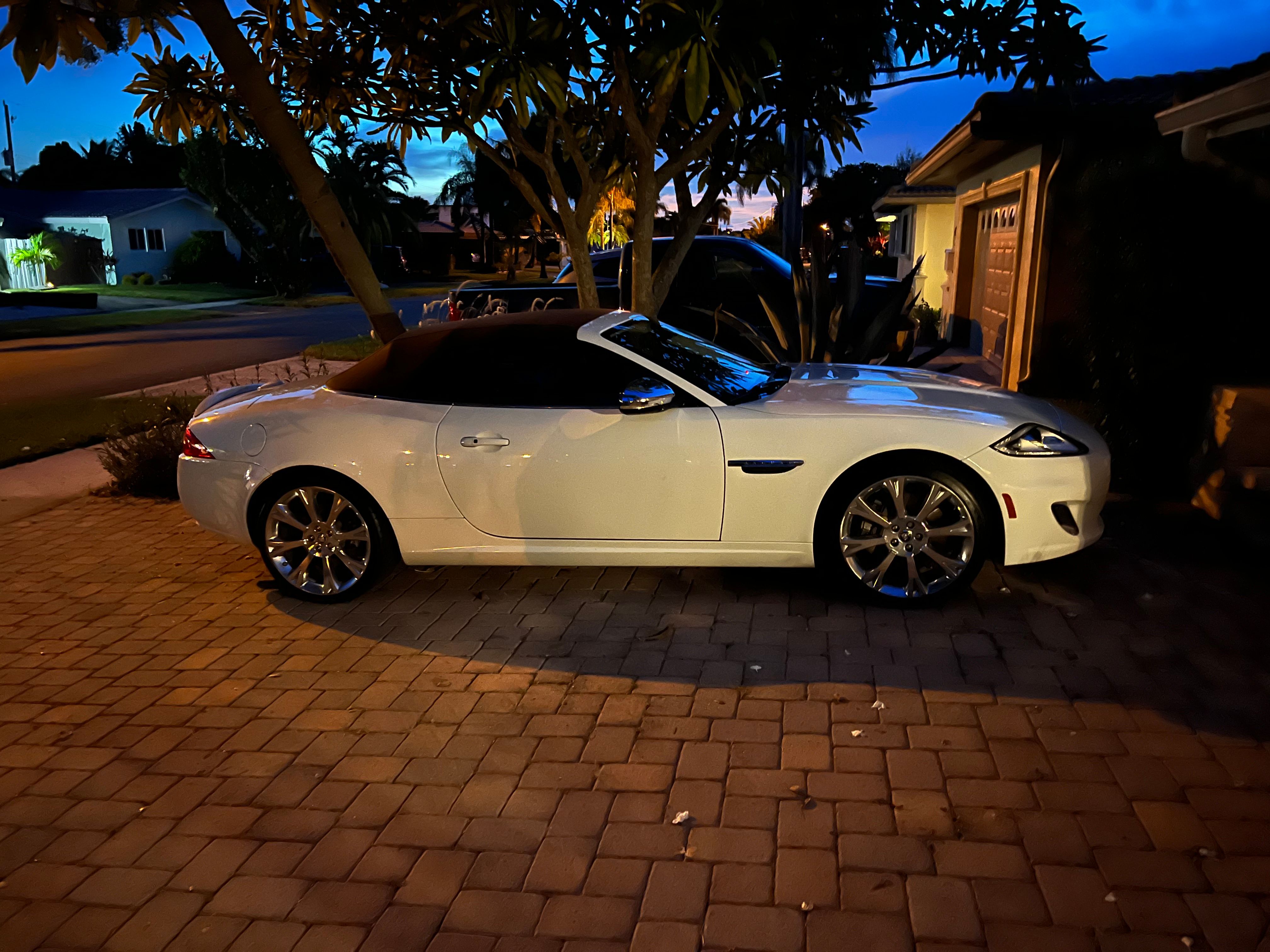 Used 2014 Jaguar XK Convertible RWD image 5