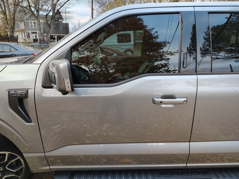 Used 2023 Ford F150 Lariat image 4