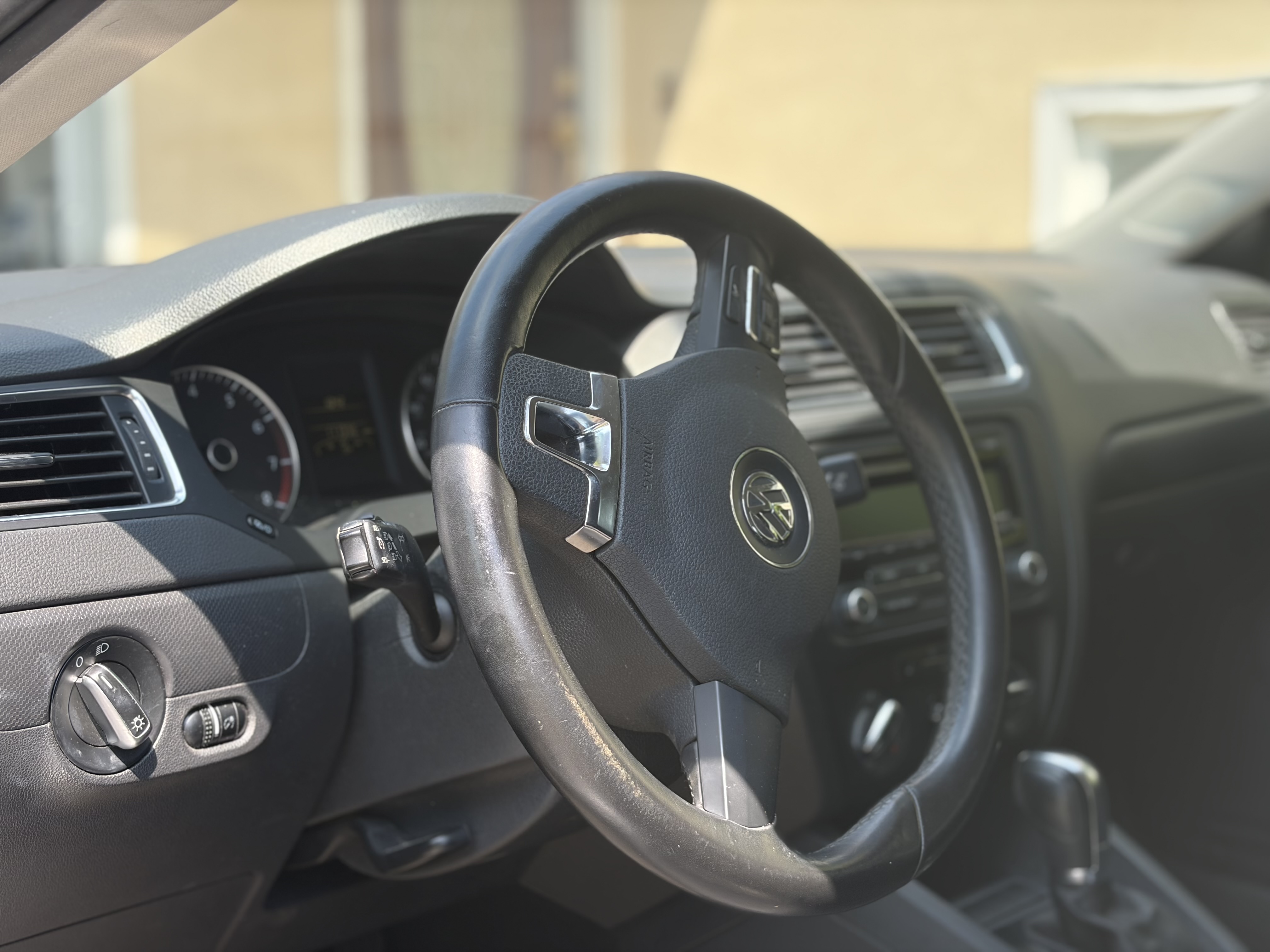 Used 2012 Volkswagen Jetta SE FWD image 6
