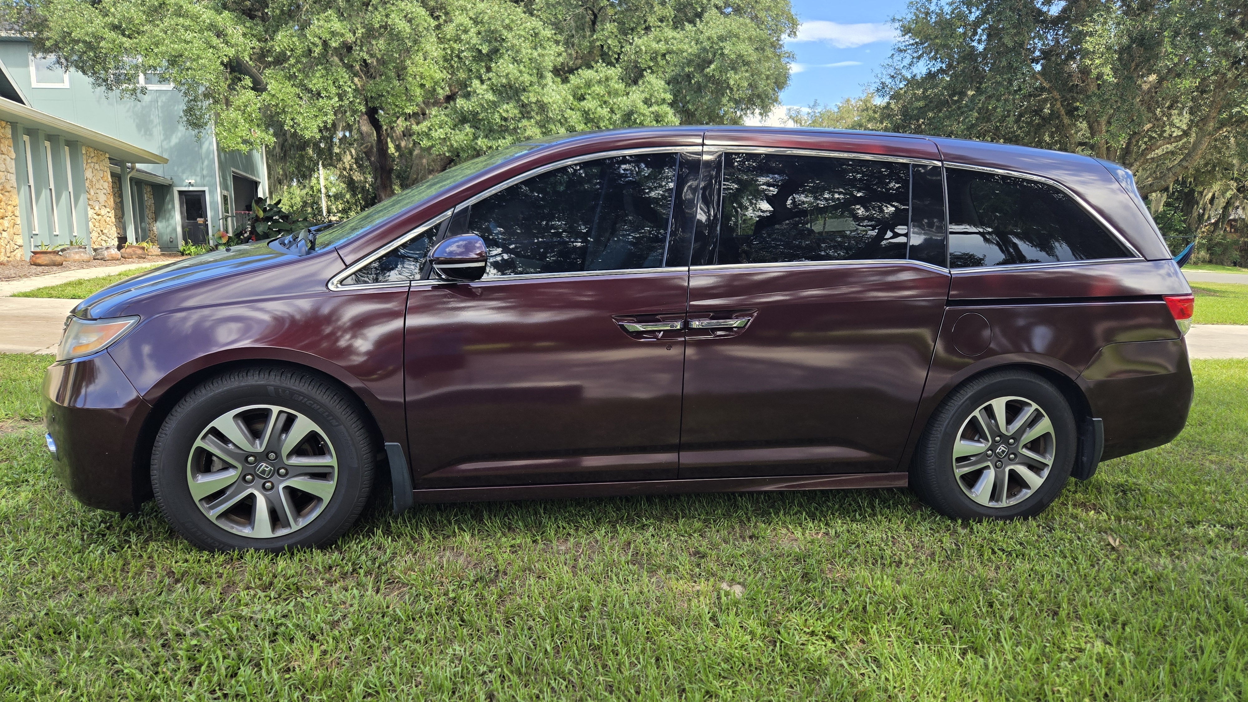 Used 2014 Honda Odyssey Touring Elite image 25