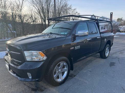 Used 2017 RAM 1500 Express w/ Express Value Package image 10