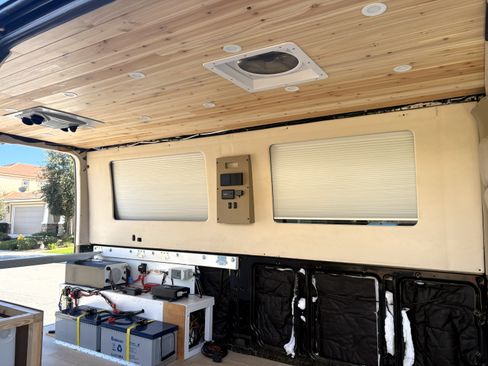 Used 2015 Mercedes-Benz Sprinter 2500 image 16