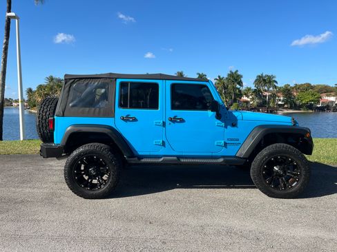 Used 2017 Jeep Wrangler Unlimited Sport image 2