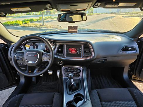 Used 2017 Dodge Challenger R/T RWD image 9