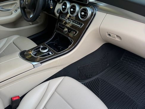 Used 2018 Mercedes-Benz C 300 4MATIC Sedan image 11