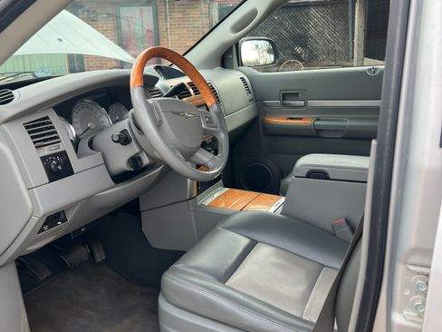 Used 2008 Chrysler Aspen Limited w/ Popular Equipment Group image 4