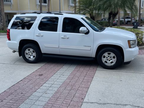 Used 2011 Chevrolet Tahoe LT image 2