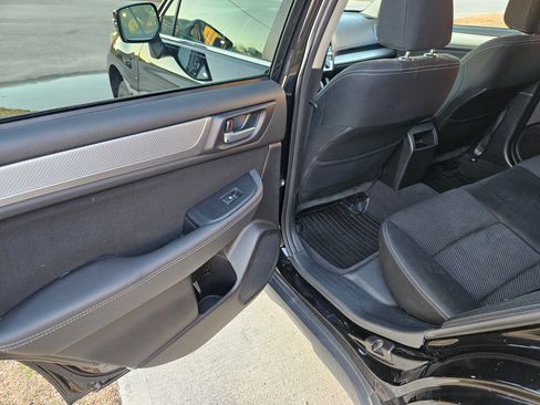 Used 2017 Subaru Outback 2.5i Premium image 25