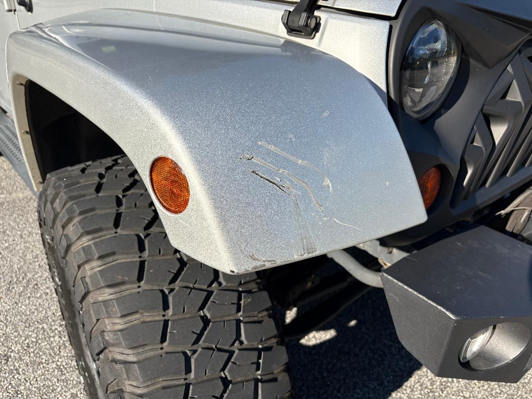 Used 2012 Jeep Wrangler Unlimited Sahara AWD/4WD image 10