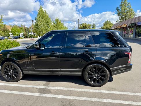 Used 2014 Land Rover Range Rover Supercharged image 2