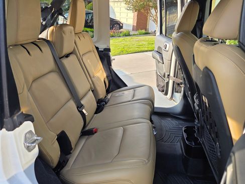 Used 2018 Jeep Wrangler Unlimited Rubicon w/ Dual Top Group image 12