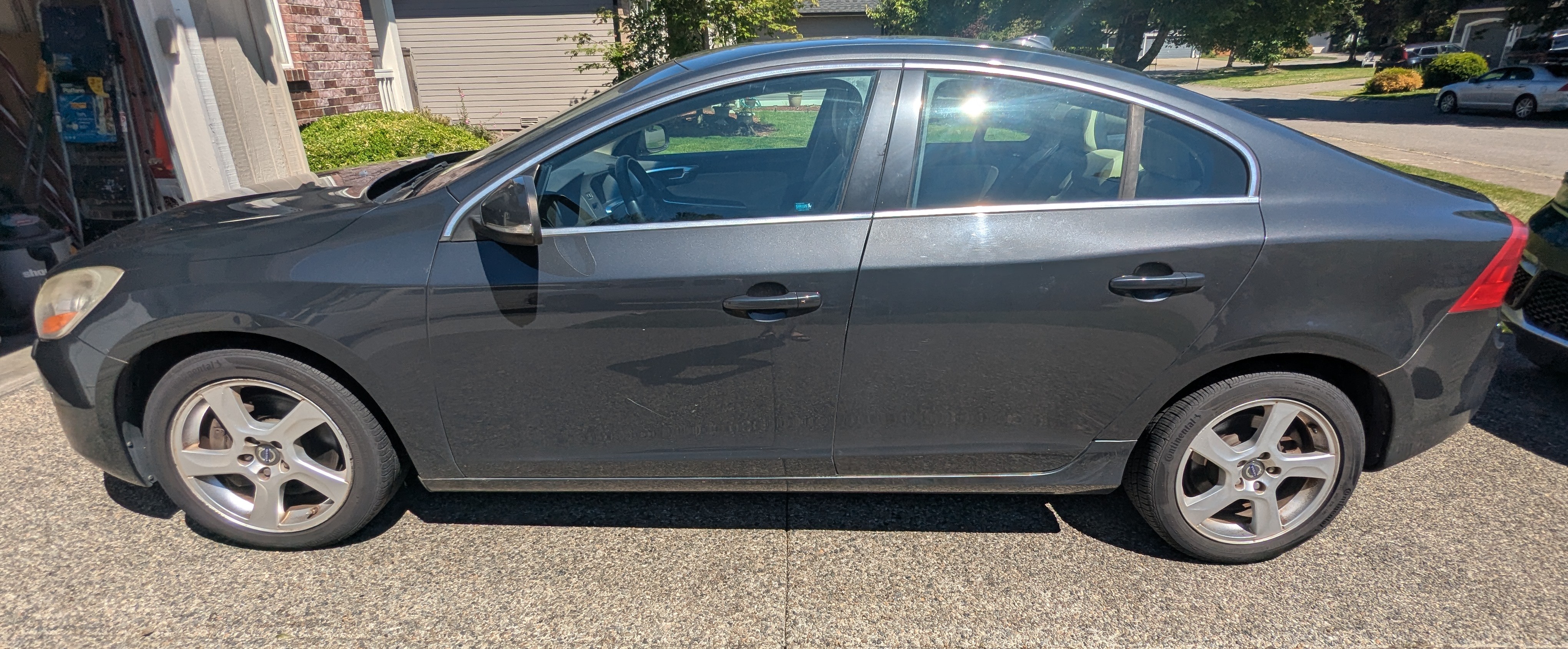 Used 2012 Volvo S60 T5 FWD image 1