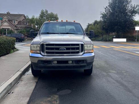 Used 2002 Ford F350 XLT image 4