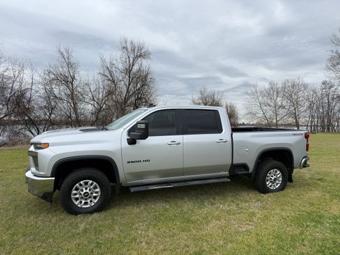 Used 2021 Chevrolet Silverado 2500 LT w/ All Star Edition image 11