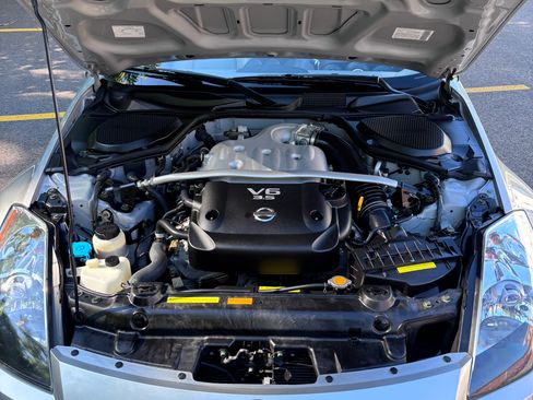 Used 2004 Nissan 350Z Touring RWD image 1