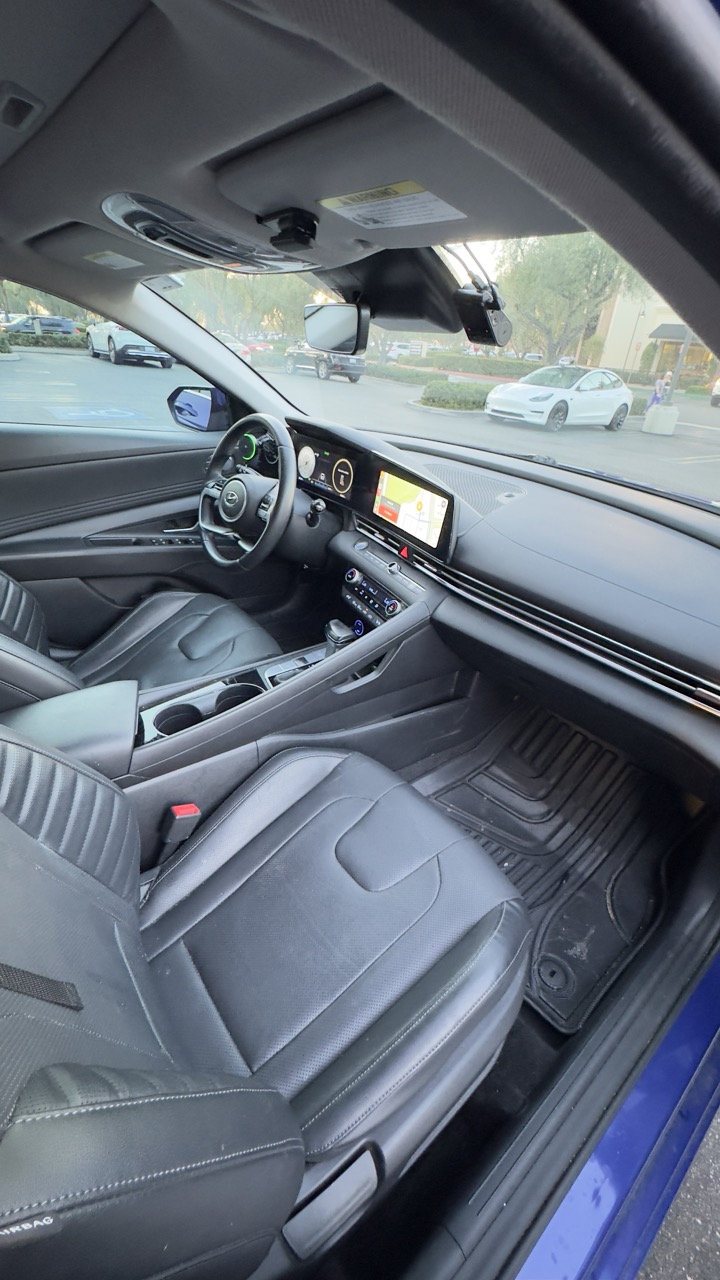 Used 2023 Hyundai Elantra Limited FWD image 9