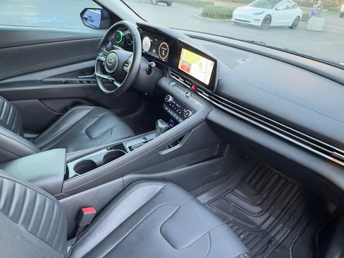 Used 2023 Hyundai Elantra Limited FWD image 9