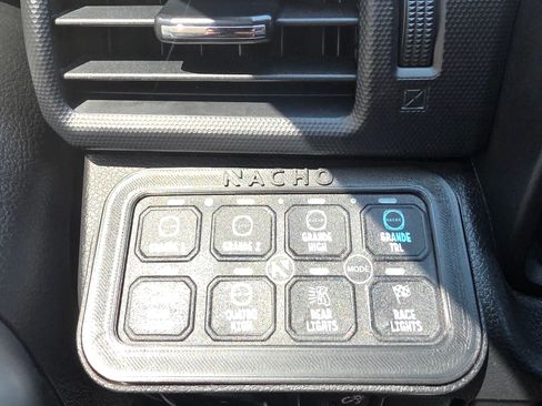 Used 2019 Toyota 4Runner SR5 AWD/4WD image 22
