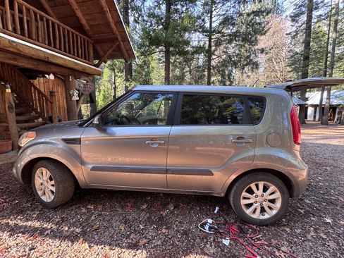 Used 2012 Kia Soul + image 5